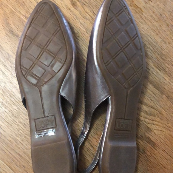 Ann Taylor Loft slingback silver shoes size 6. - Picture 6 of 8